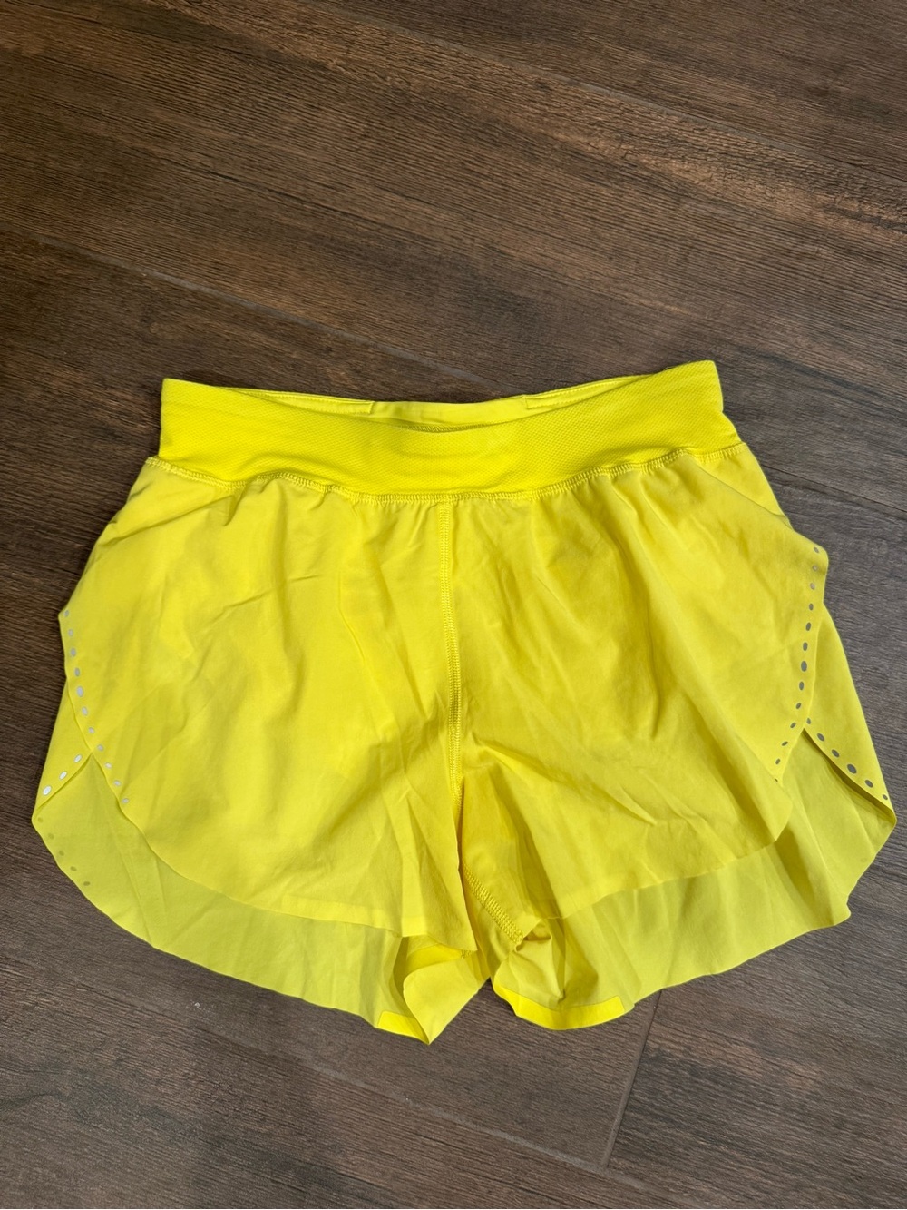 Lululemon Womens Find Your Pace High-Rise Shorts